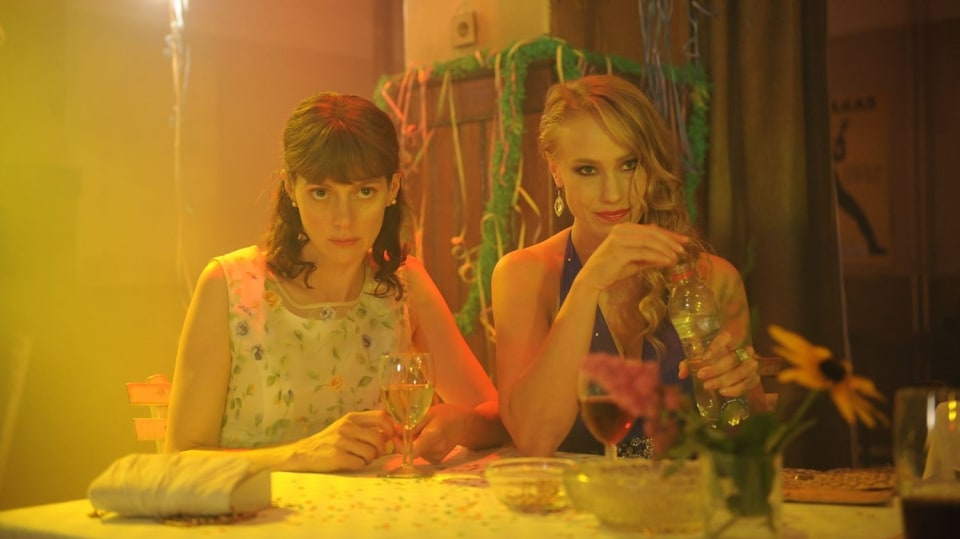Klára Issová se nakonec objevila v hlavní roli filmu Zoufalé ženy dělají zoufalé věci.